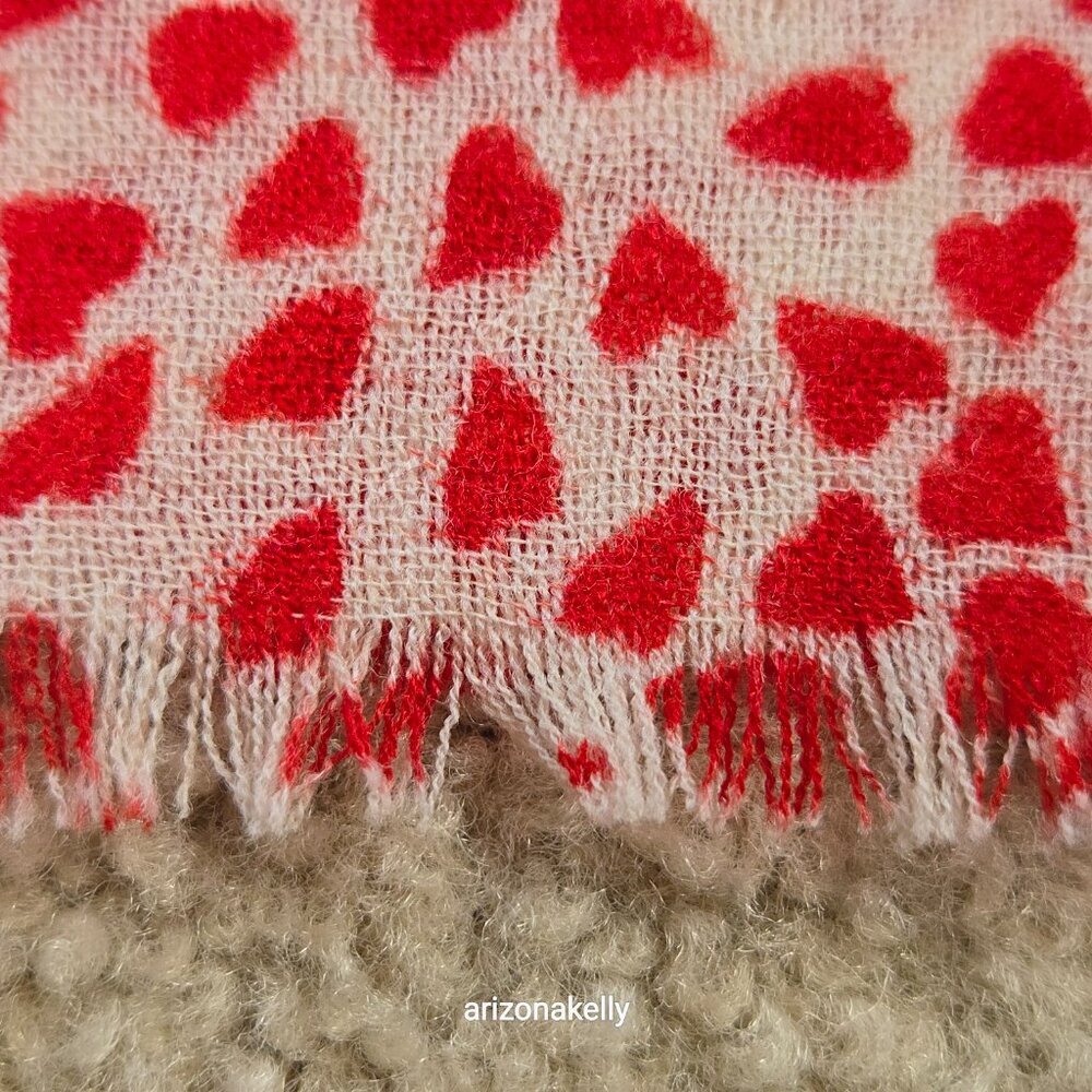 100% Wool Oblong Scarf With Heart Design - Picture 3 of 10